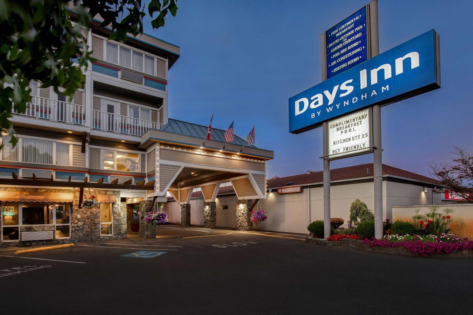 Days Inn By Wyndham Victoria Airport Sidney Exteriör bild